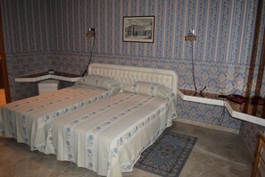 Twin Room | Premium bedding, minibar, in-room safe, desk - Hotel Fossati (Triuggio)