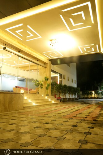 HOTEL SRR GRAND