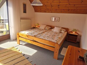 2 bedrooms, in-room safe, iron/ironing board, travel crib