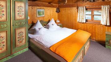1 bedroom, internet, bed sheets