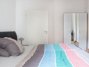 สแตนดาร์ดอพาร์ทเมนท์, ห้องน้ำส่วนตัว (OM32EGL) | 2 ห้องนอน