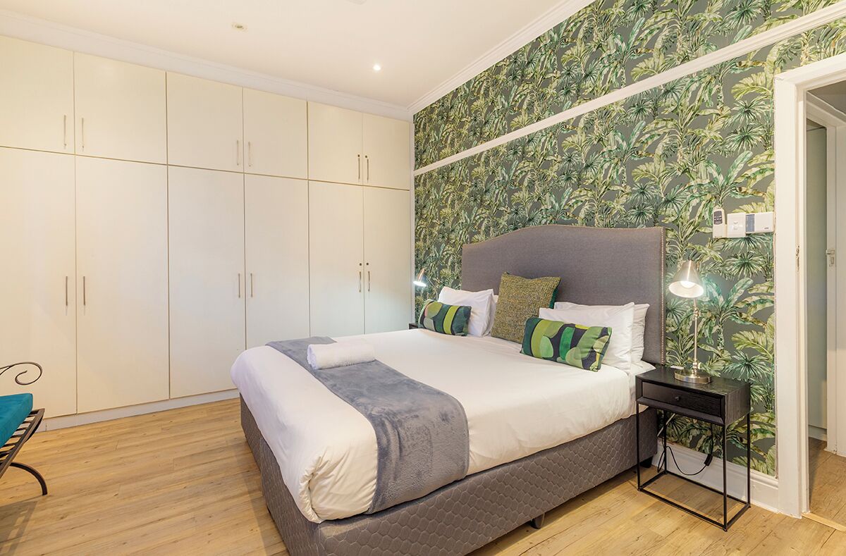 2 bedrooms, premium bedding, in-room safe, desk