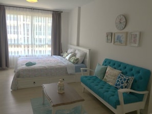 Deluxe Double Room | Living area