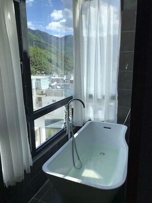 Desk, blackout curtains, free WiFi