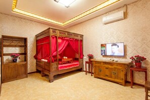 書桌、遮光布/窗簾、免費無線上網