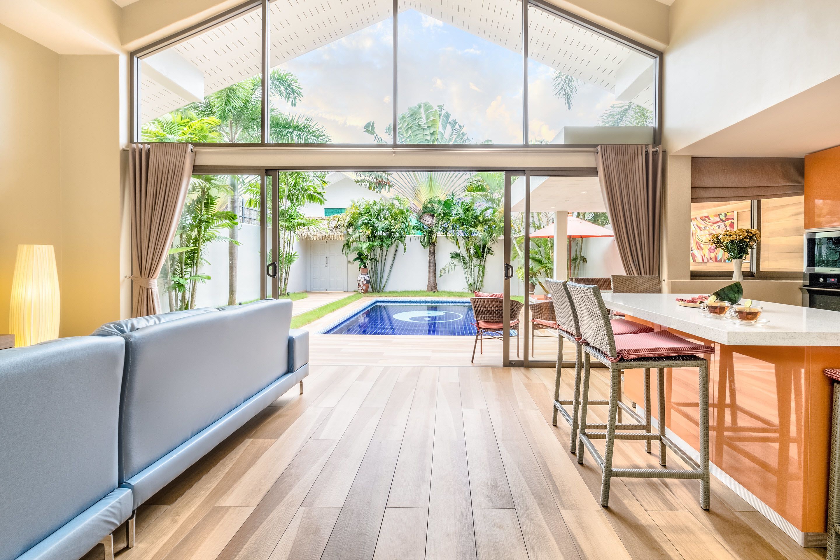 Deluxe Villa, 2 Bedrooms, Pool View, Beachside | In-room dining