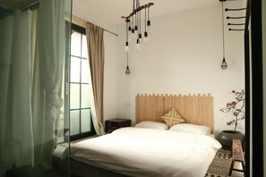 Comfort-huone | Yksilöllisesti sisustettu, silitysrauta/-lauta, ilmainen Wi-Fi