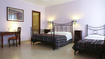 Standard-Dreibettzimmer