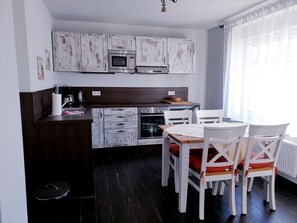 Fridge, dishwasher