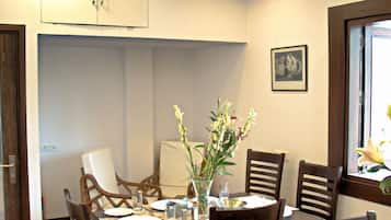 Free daily continental breakfast