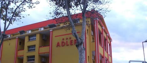 Fachada del alojamiento