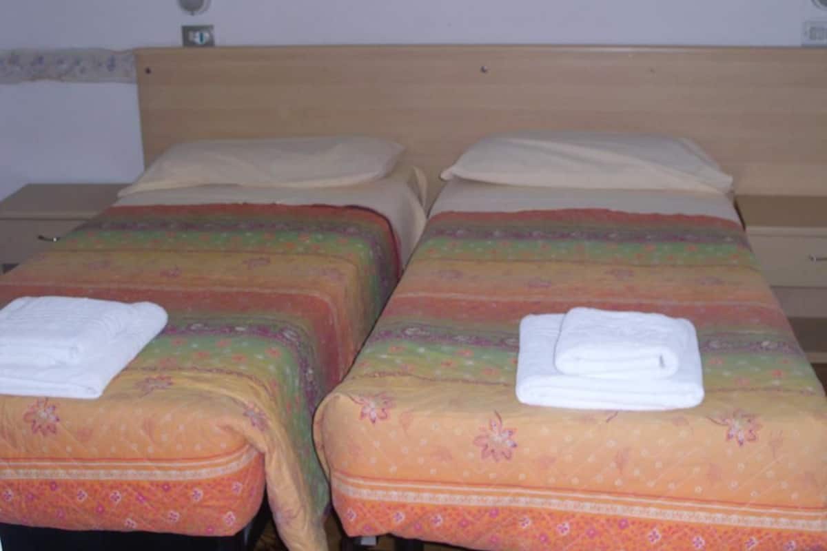 Double or Twin Room | Desk, cribs/infant beds, free WiFi, bed sheets