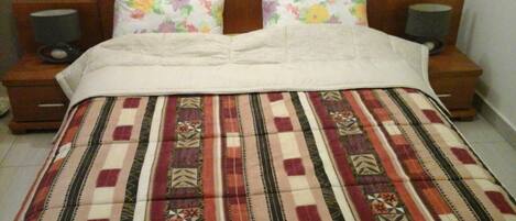 Apartment | Iron/ironing board, bed sheets