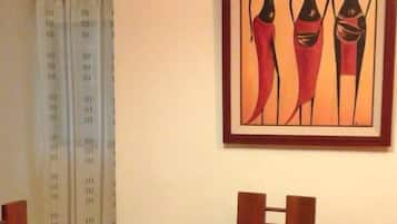Apartemen | Makan di kamar
