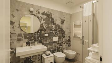 Superior Quadruple Room, Ensuite, Park View | Bathroom