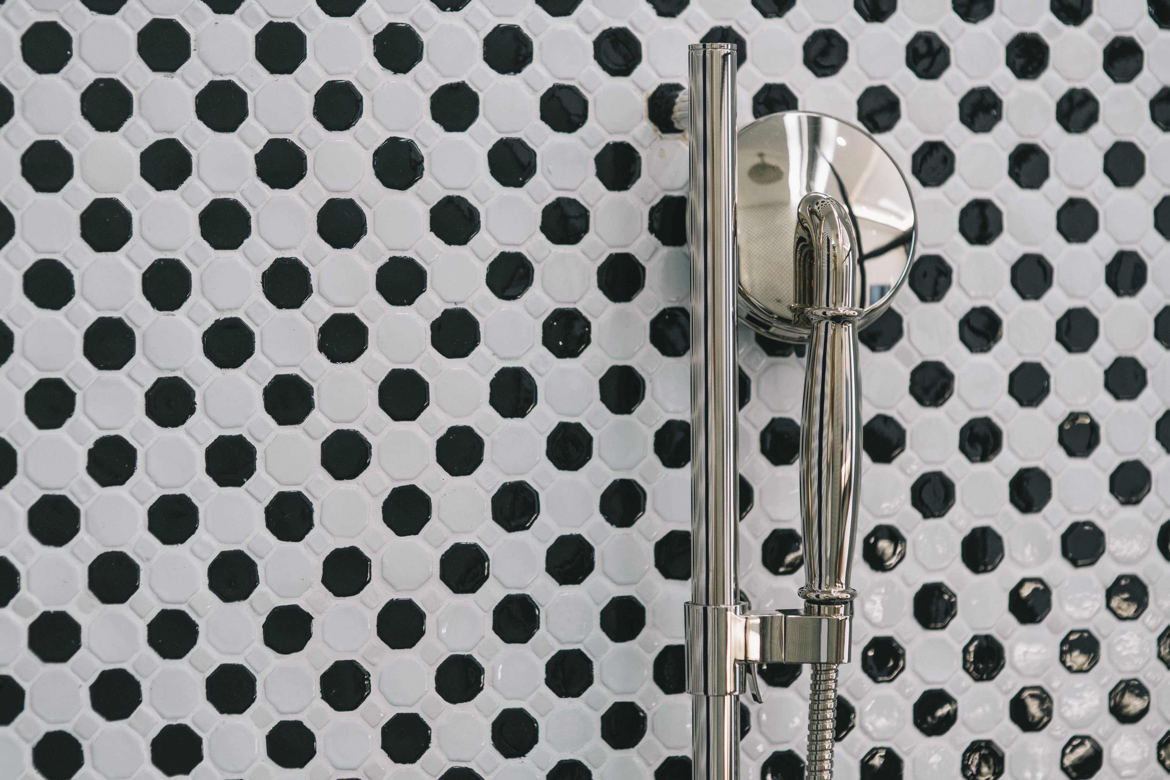 superior room, 1 king bed, city view | bathroom | shower, free toiletries, hair dryer, dressing gowns