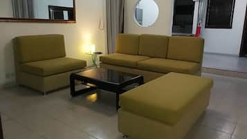 Apartemen, 4 kamar tidur | Area keluarga | TV plasma