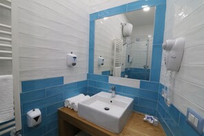 Double Room (Marina Piccola) | Bathroom sink - Antica Capri B&B (Naples)