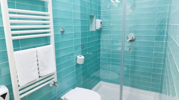 Chambre Quadruple, balcon (Anacapri) | Salle de bain