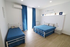 Quadruple Room, Balcony (Anacapri) - Antica Capri B&B (Naples)