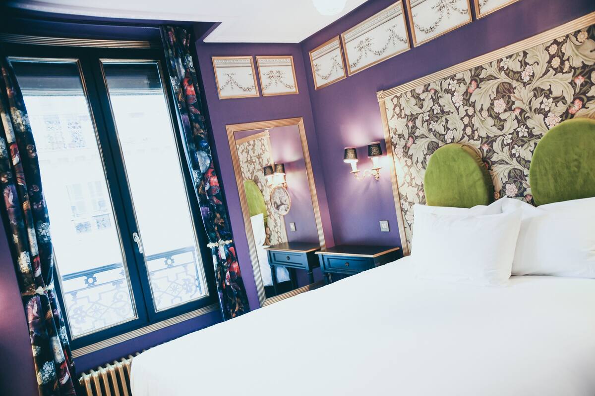 Premium bedding, blackout drapes, soundproofing
