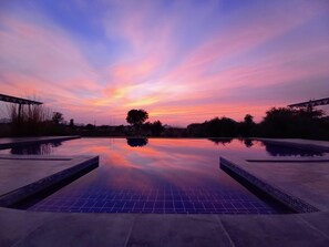 야외 수영장, 수영장 파라솔