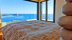 Deluxe villa, uitzicht op zee | 4 slaapkamers, een strijkplank/strijkijzer, gratis wifi, beddengoed