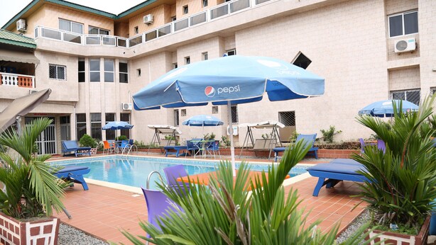 Outdoor pool - Complexe Anouanze (Abidjan)