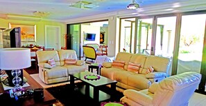 Deluxe-Villa, 3 Schlafzimmer | Wohnzimmer