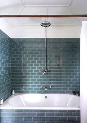 Free toiletries, hair dryer, towels - The Planters House (Koslanda)