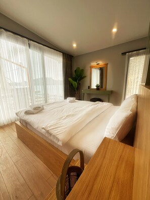 Suite estudio empresarial | Decoración personalizada, muebles diferentes y escritorio