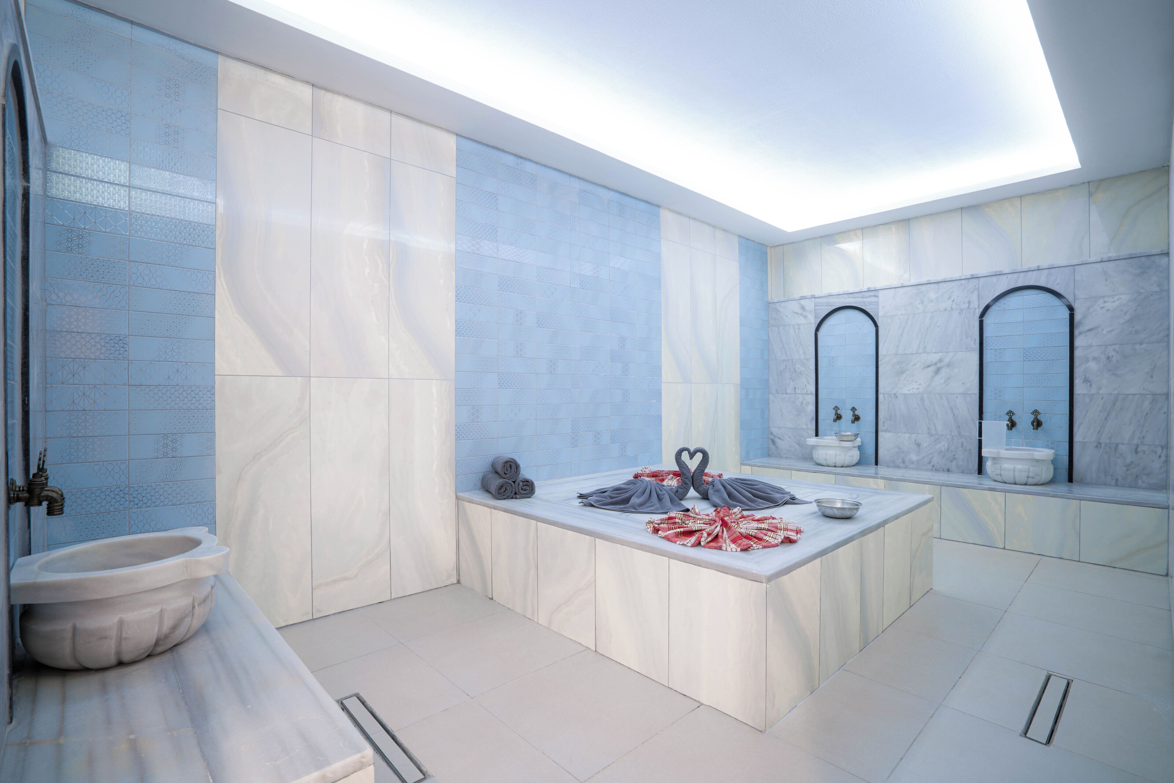 couples treatment room(s), hot stone massages, deep-tissue massages