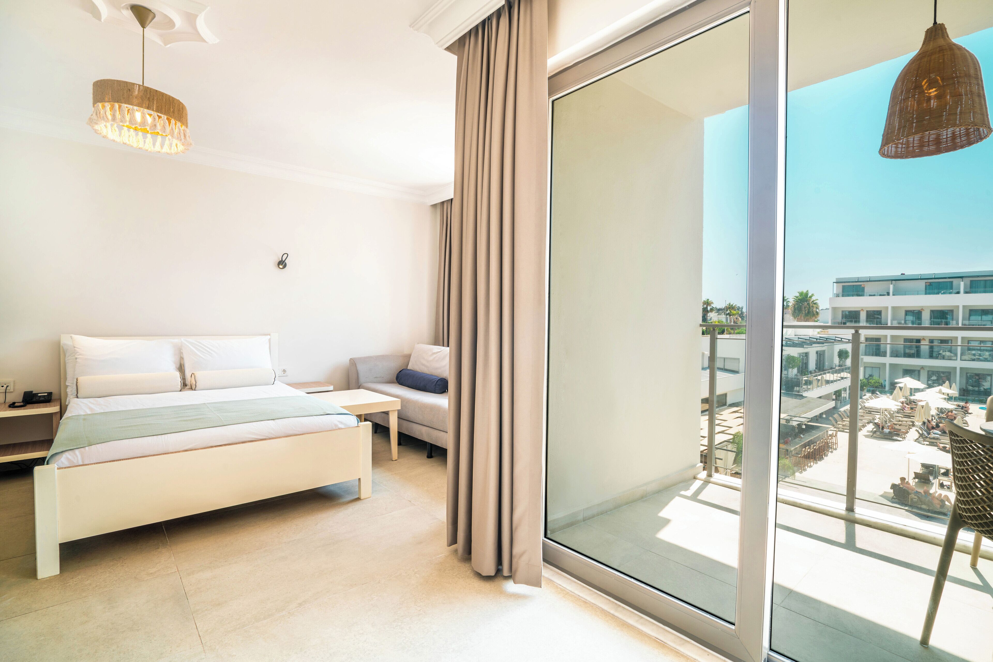 studio | 1 bedroom, premium bedding, minibar, in-room safe