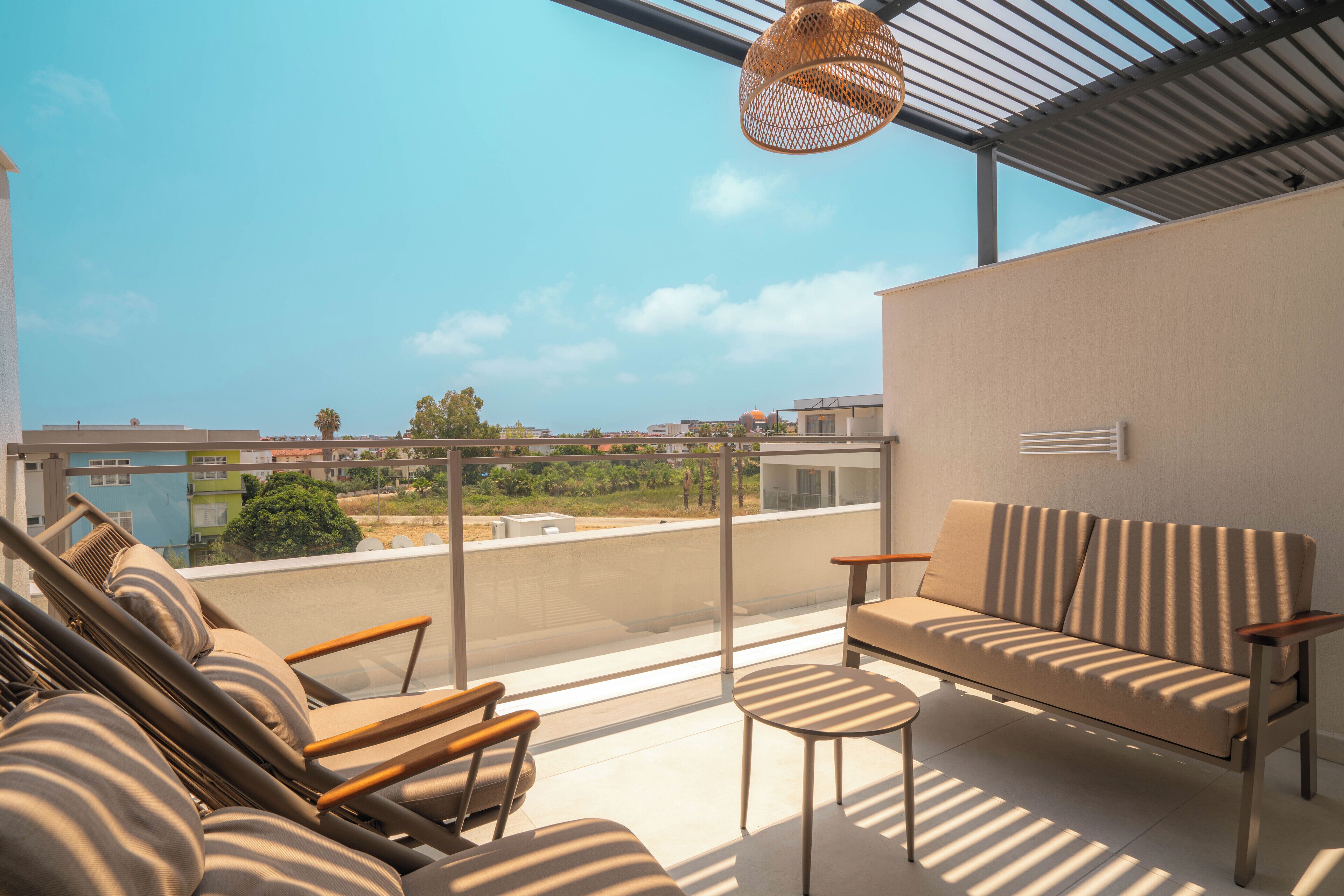 comfort room | terrace/patio