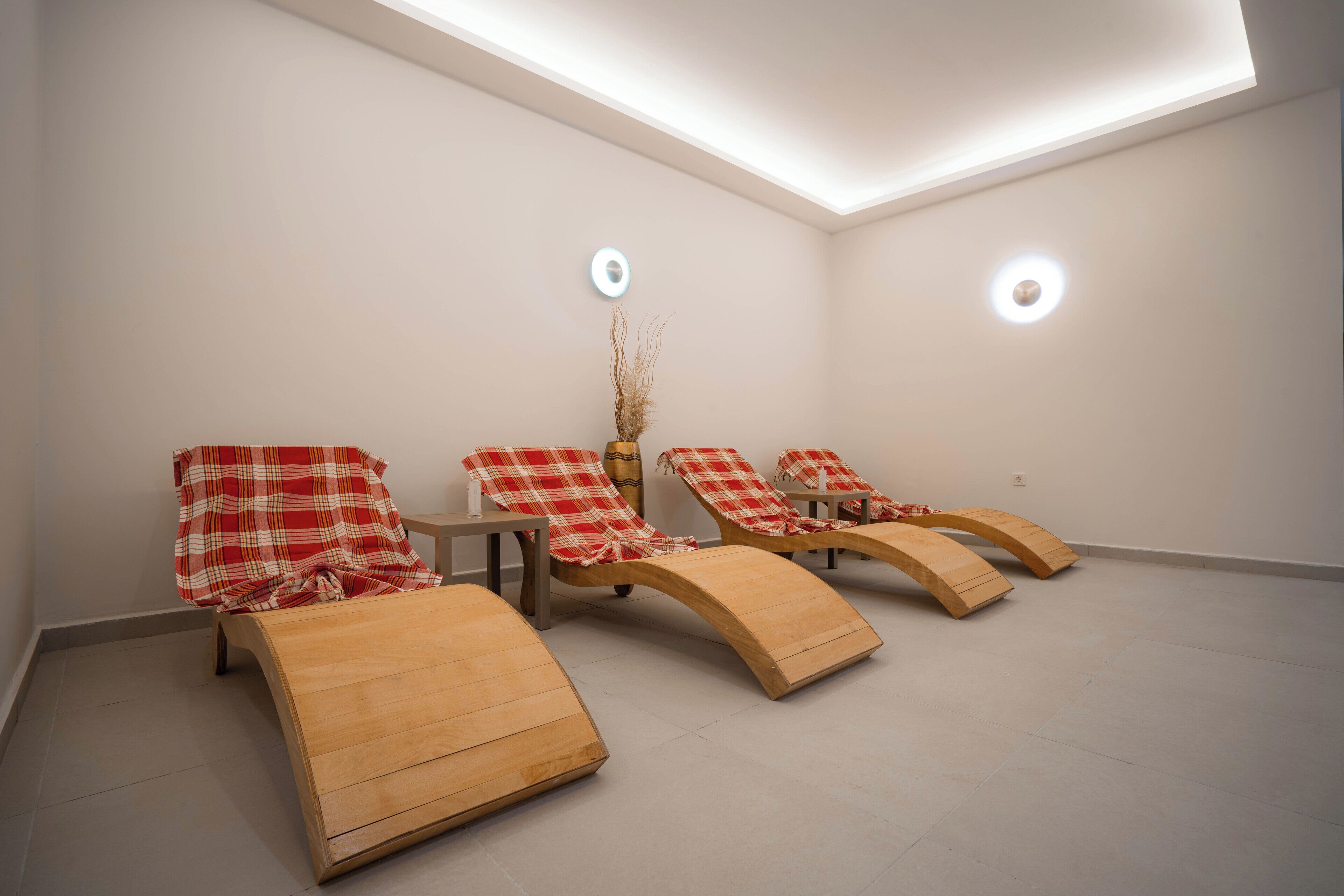 couples treatment room(s), hot stone massages, deep-tissue massages