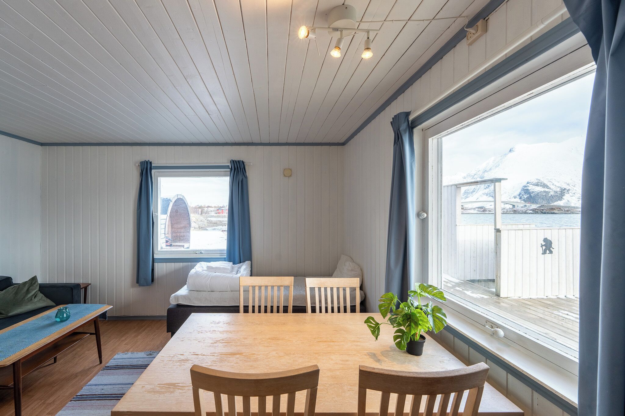 Comfort Apartment, 1 Bedroom, Kitchen, Sea View (Lars) | Pillow-top beds, iron/ironing board, free WiFi
