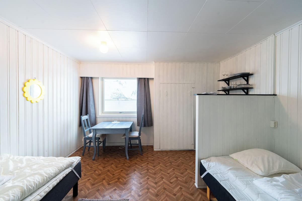 Doppia Comfort, 1 camera da letto, bagno condiviso, vista mare | 1 camera, materassi a doppio strato, ferro/asse da stiro, Wi-Fi gratuito