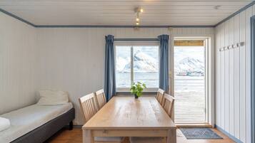 Comfort Apartment, 1 Bedroom, Kitchen, Sea View (Lars) | Pillow-top beds, iron/ironing board, free WiFi