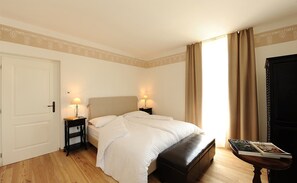 Escritorio, camas plegables/adicionales, wifi gratis y ropa de cama