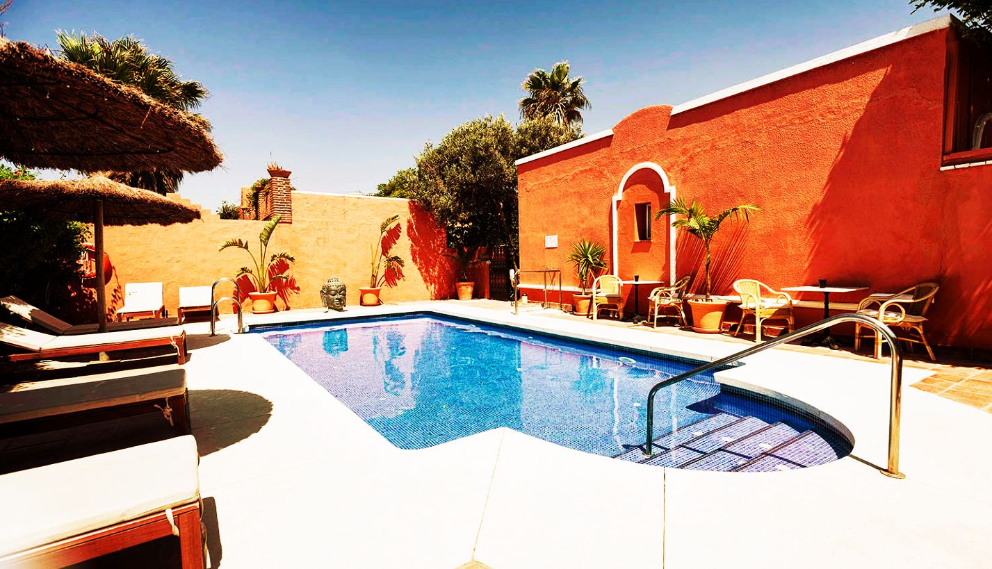 outdoor pool, pool loungers