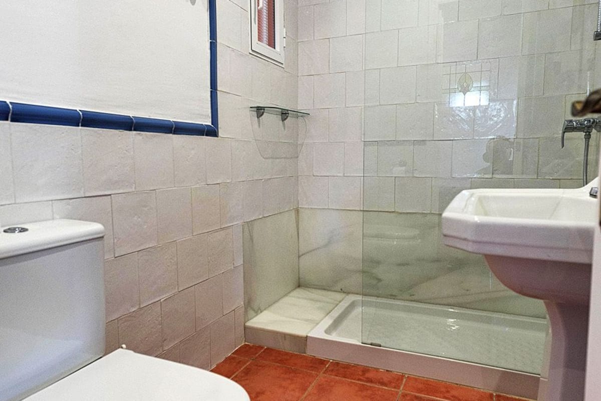 suite | bathroom | hair dryer, towels