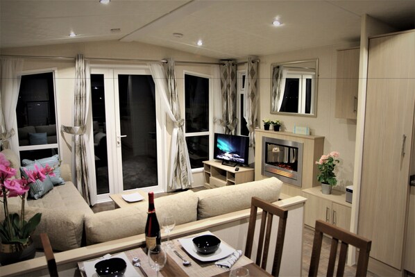 Smart TV - Stuðlaberg (Skagastrond)