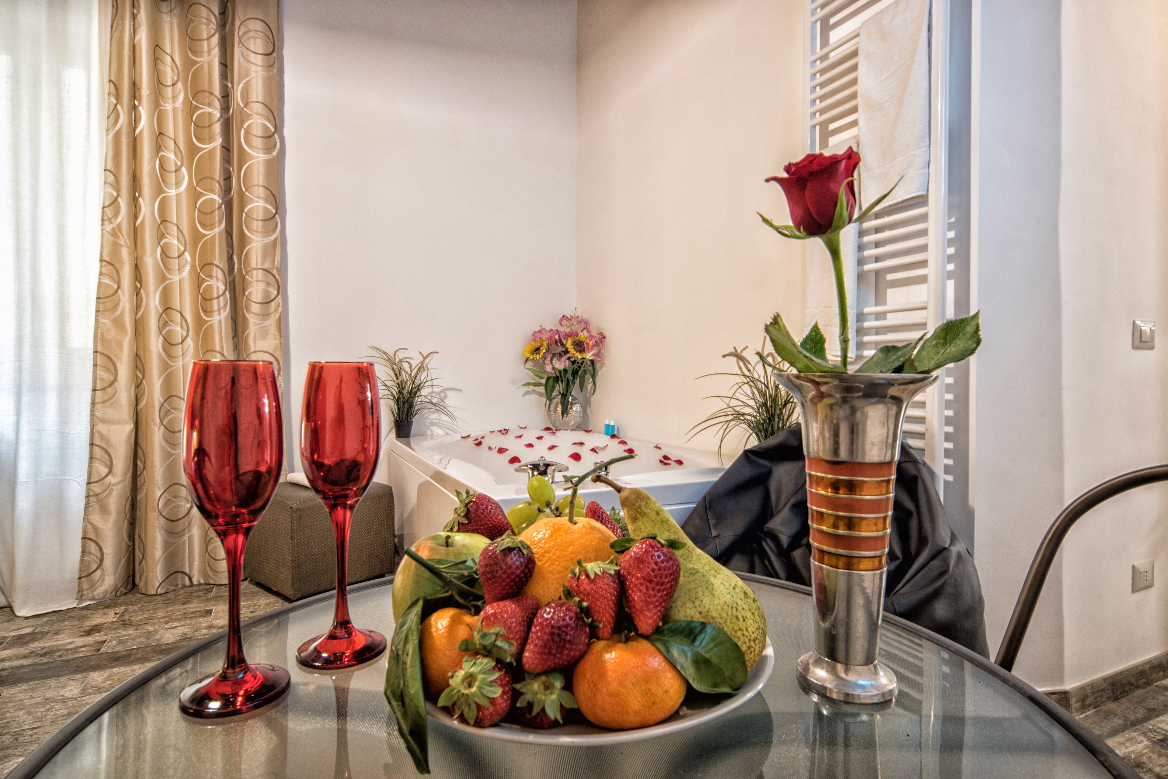 Luxury Triple Room, Hot Tub | Egyptian cotton sheets, premium bedding, down comforters, minibar