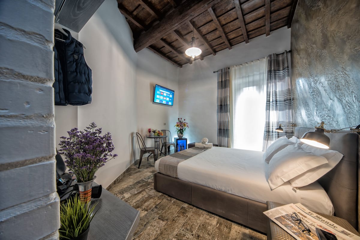 Economy Double Room | Egyptian cotton sheets, premium bedding, down comforters, minibar