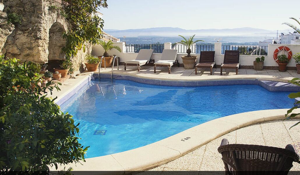 Outdoor pool, pool loungers