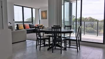 Exclusive Apartment, 2 Bedrooms, 2 Bathrooms, River View | Living room | Flat-screen TV