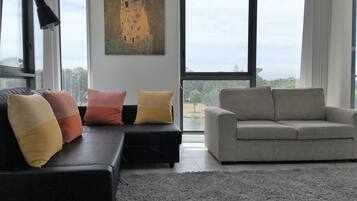 Exclusive Apartment, 2 Bedrooms, 2 Bathrooms, River View | Living room | Flat-screen TV