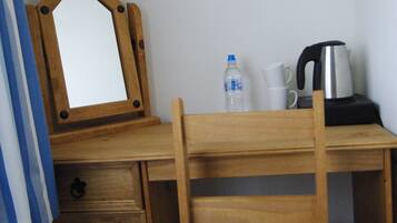 Double or Twin Room | Soundproofing, free WiFi, bed sheets