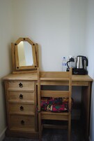 隔音、免费 WiFi、床单