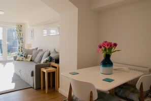 Interior detail - Malvern Holiday Garden Flat (Malvern)